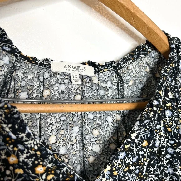 Angels Forever Young Floral Print Bell Sleeve Blouse Plus Size 1X‎ - Picture 5 of 7